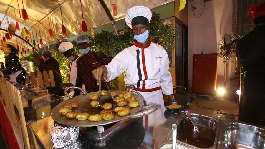 hot-food-by-best-caterers-in-kolkata
